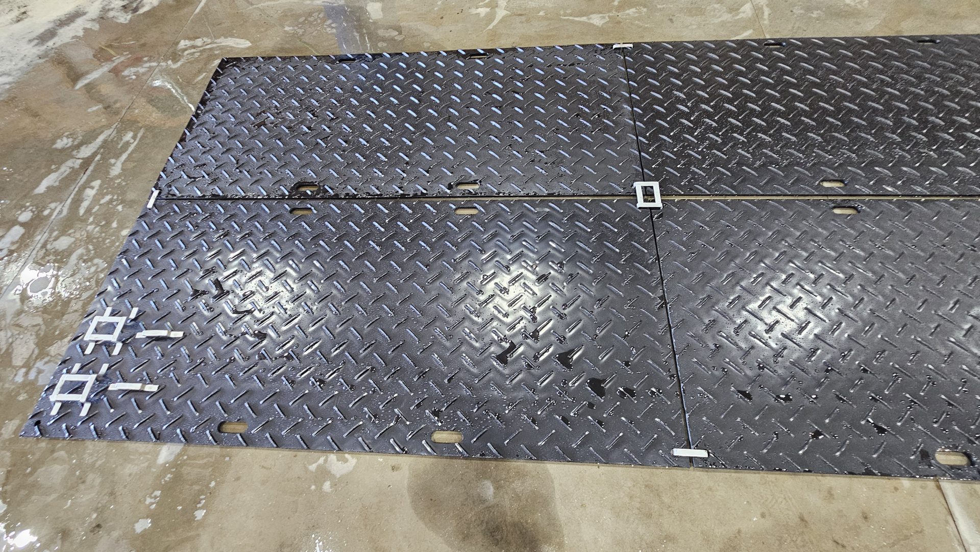 HDPE connectors joining ground mats